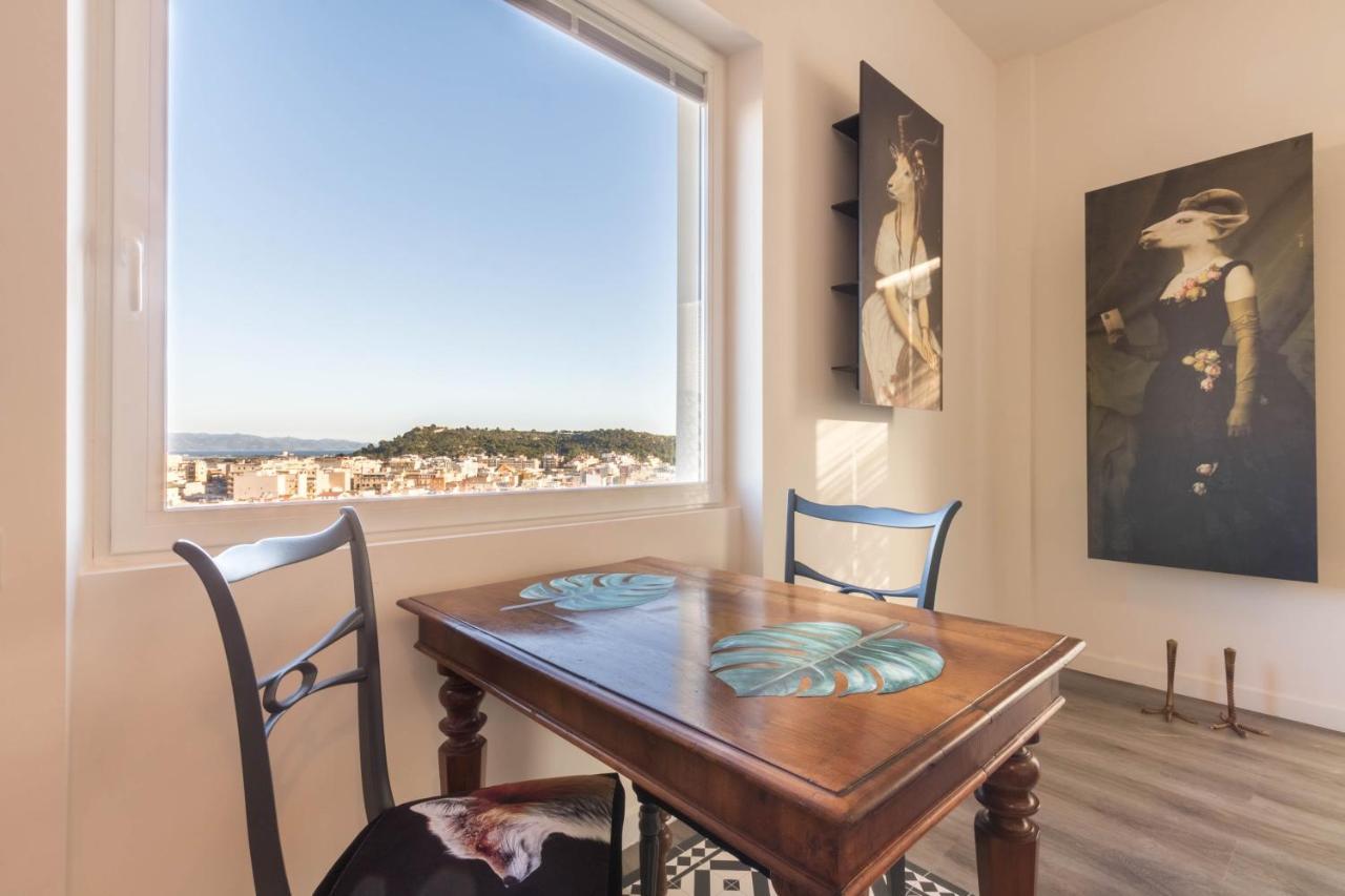 Eleventh Floor Suites Cagliari Esterno foto