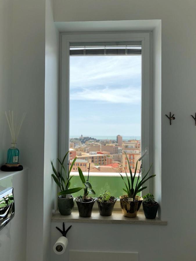 Eleventh Floor Suites Cagliari Esterno foto